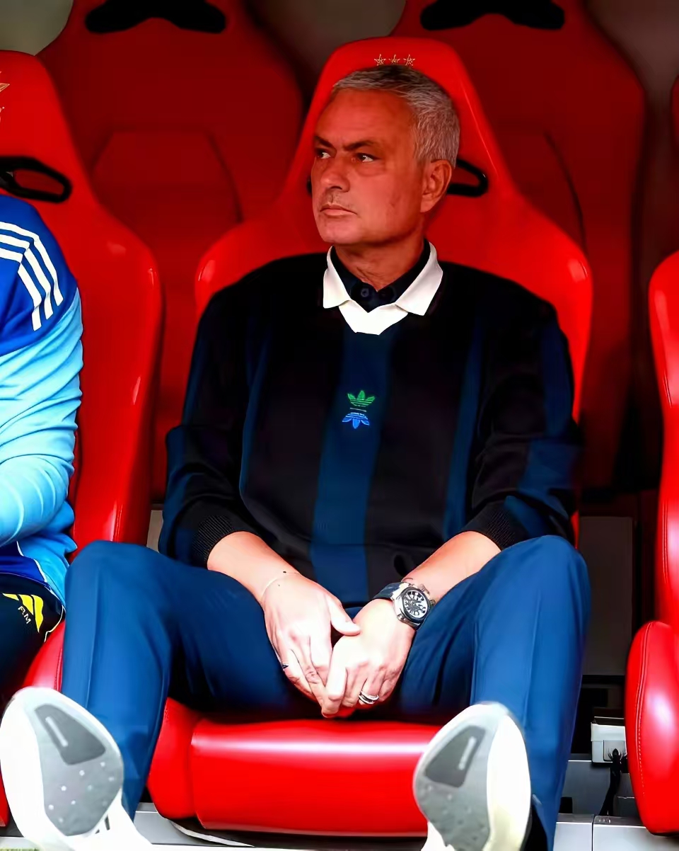 关于欧冠转会期走向成谜；尤文图斯官宣签约；球迷炸锅；赛程密集仍需轮换的信息